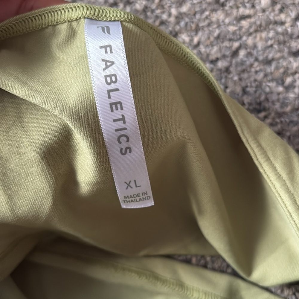 Fabletics Two Piece Set - Picture 8 of 8